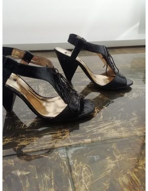 pedelo-mavro-lustrene