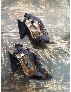 pedelo-mavro-lustrene