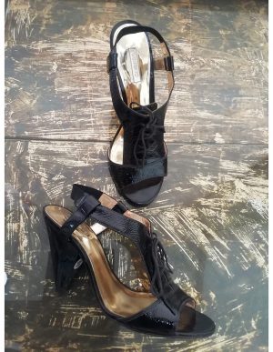 pedelo-mavro-lustrene