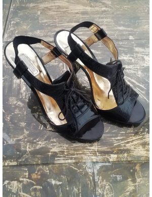 pedelo-mavro-lustrene