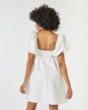 Λευκό Ζακάρ Μίνι Φόρεμα Με Φουσκωτά Μανίκια